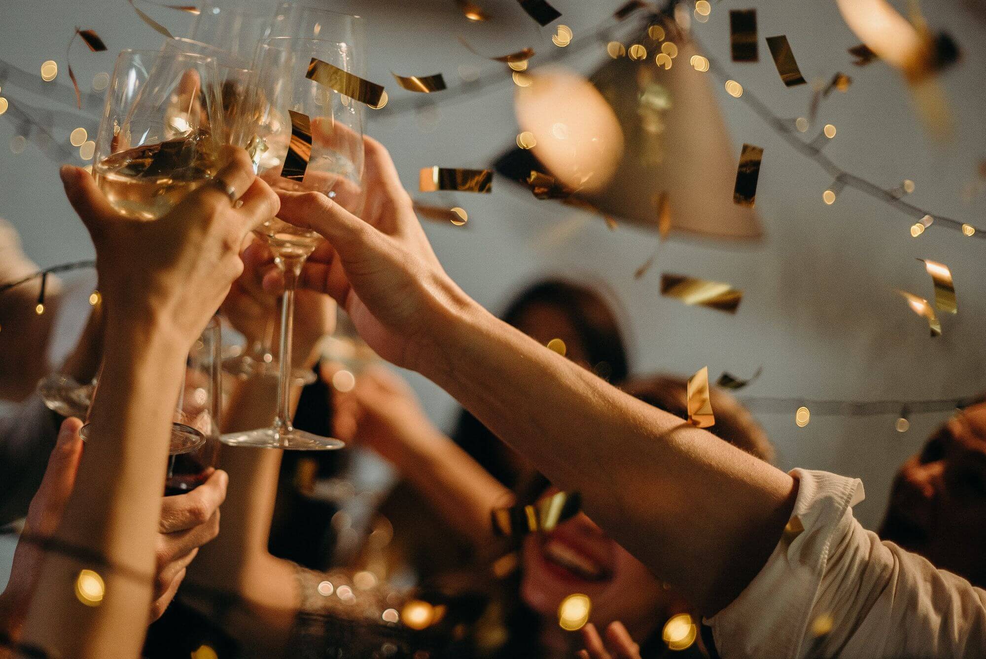 Read more about the article The Ultimate Guide to Hiring a Private Party Bartender in Chicago